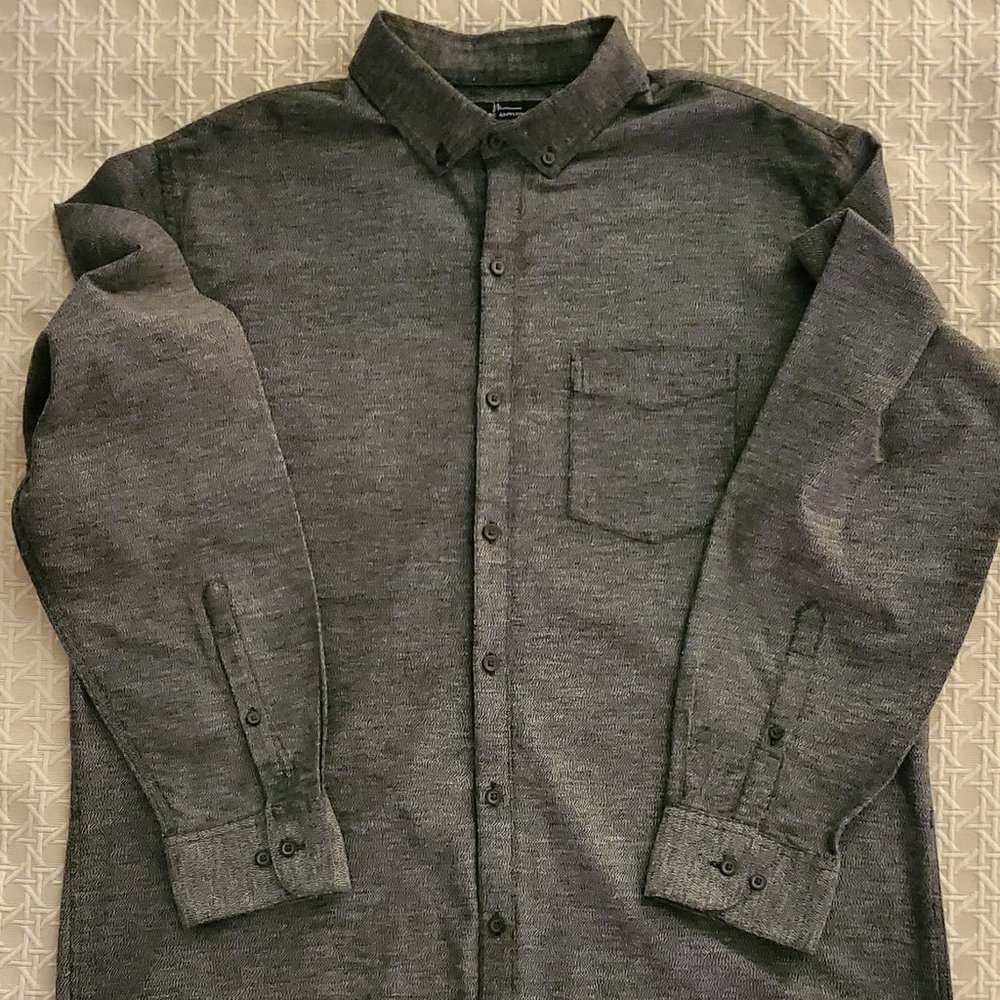 Gorgeous Marc Anthony Shirt.     XL Slim Fit.